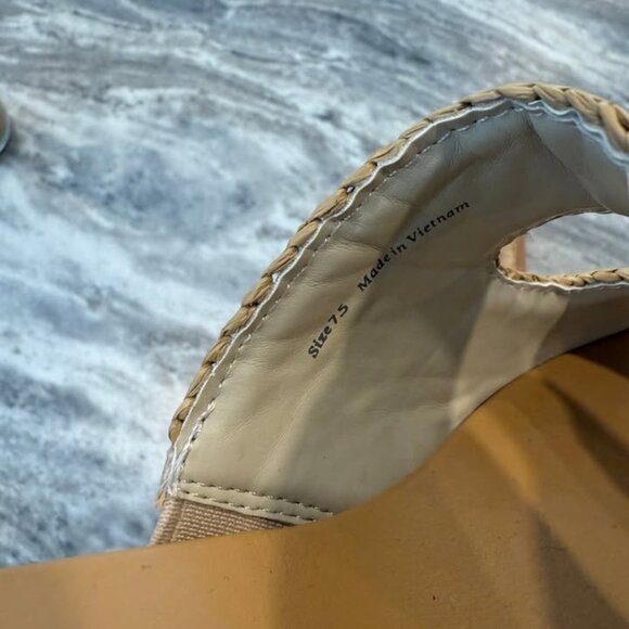 Never Worn Dolce Vita Platform Sandals - Picture 5 of 6